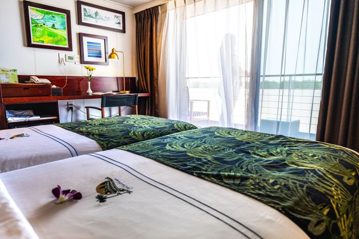 Main Deck: 2 Beds